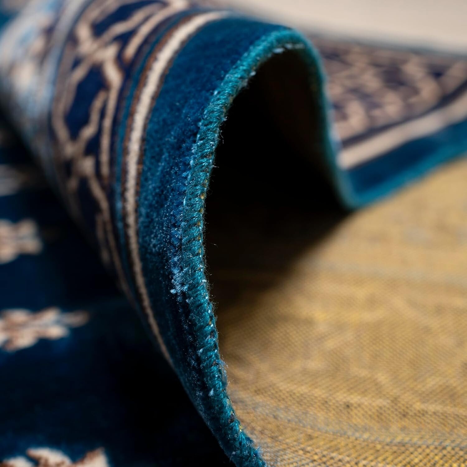 Modefa big prayer mat thickness and premium plush velvet detail